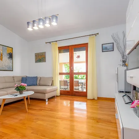 Gorgeous In With Kitchen *