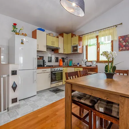 Gorgeous In With Kitchen