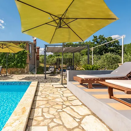 Gorgeous In With Kitchen * Slivnica