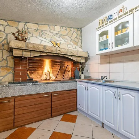 Gorgeous In With Kitchen Slivnica