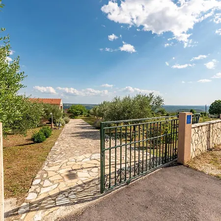 Holiday home Gorgeous In With Kitchen Slivnica