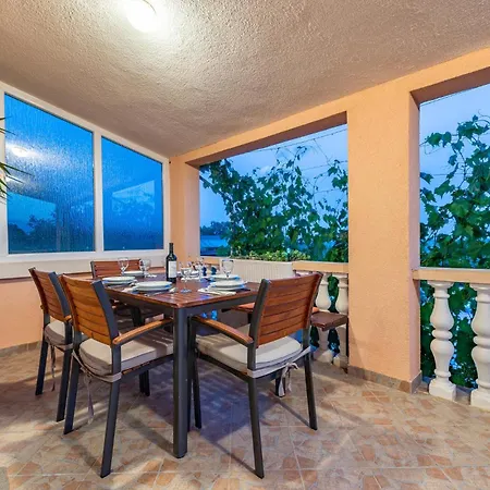 Gorgeous In With Kitchen